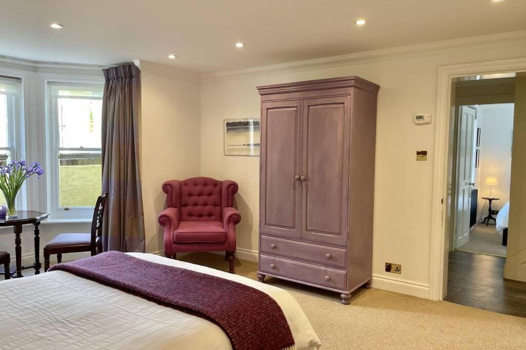 Lavender Apartment - Spacious Apartment Close To The Beach Deal Esterno foto